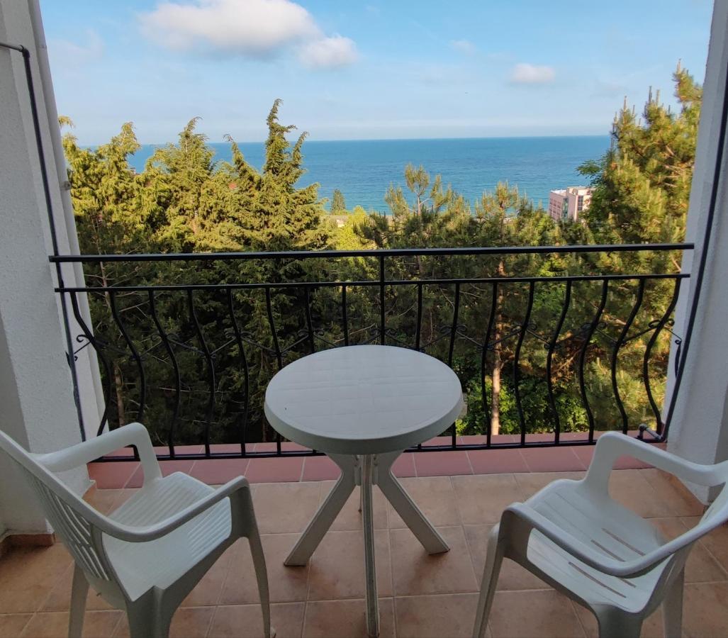 Park Hotel Briz Golden Sands Bagian luar foto