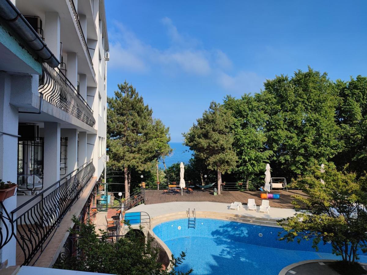 Park Hotel Briz Golden Sands Bagian luar foto