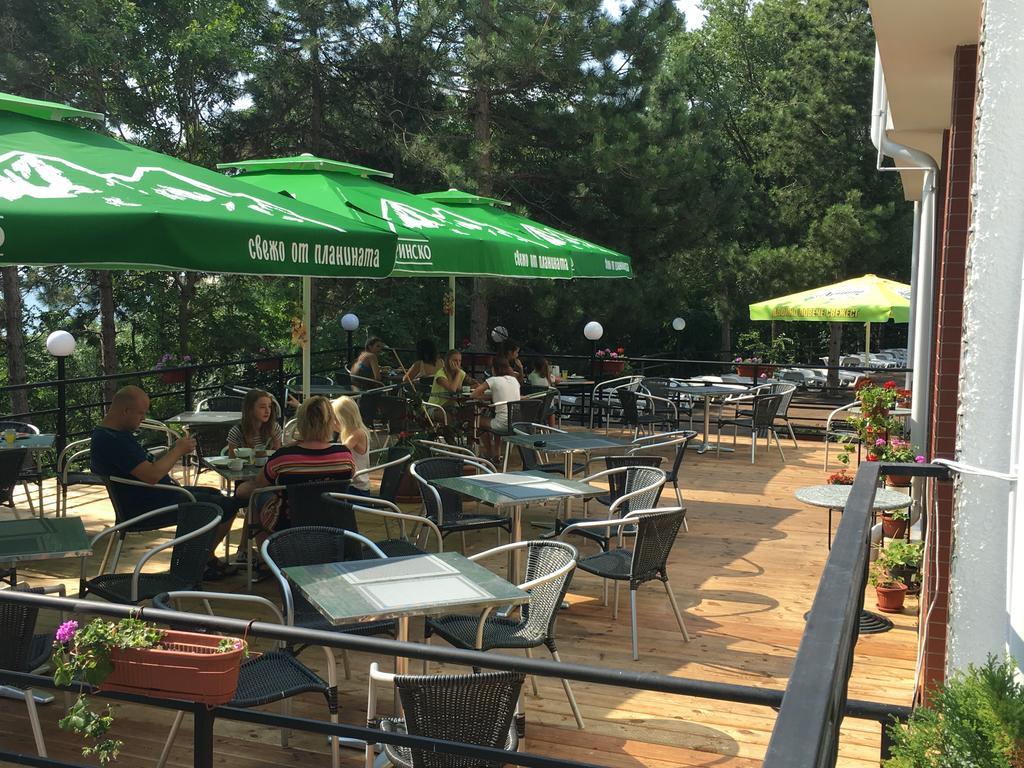 Park Hotel Briz Golden Sands Bagian luar foto