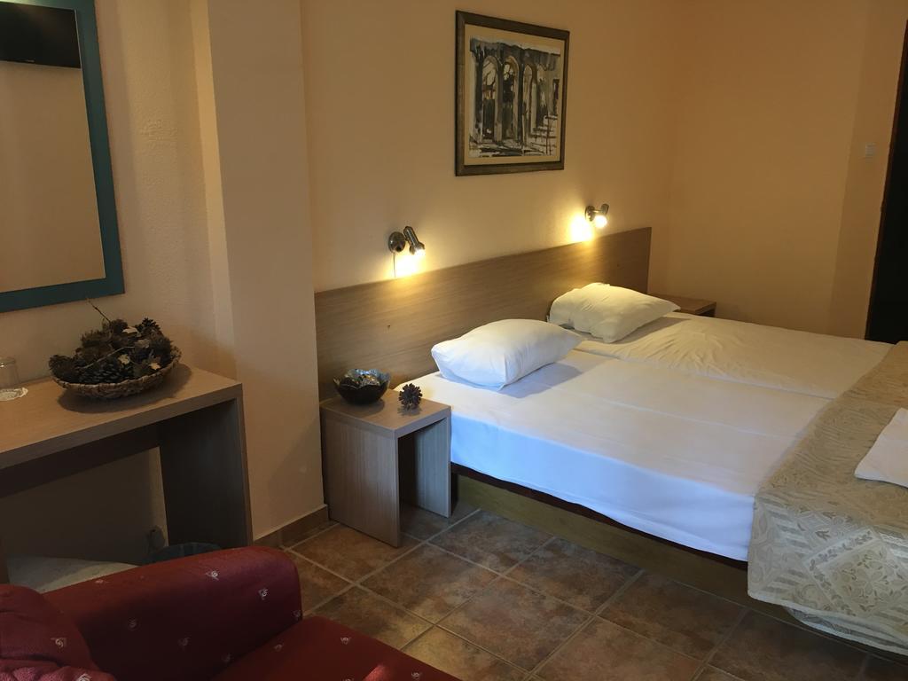 Park Hotel Briz Golden Sands Bagian luar foto