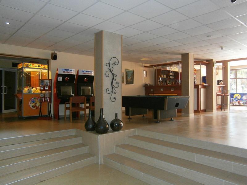 Park Hotel Briz Golden Sands Bagian luar foto