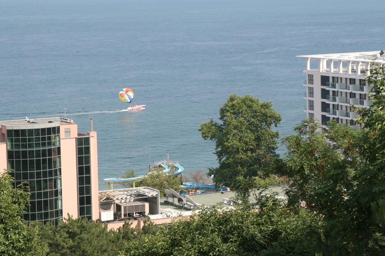 Park Hotel Briz Golden Sands Bagian luar foto