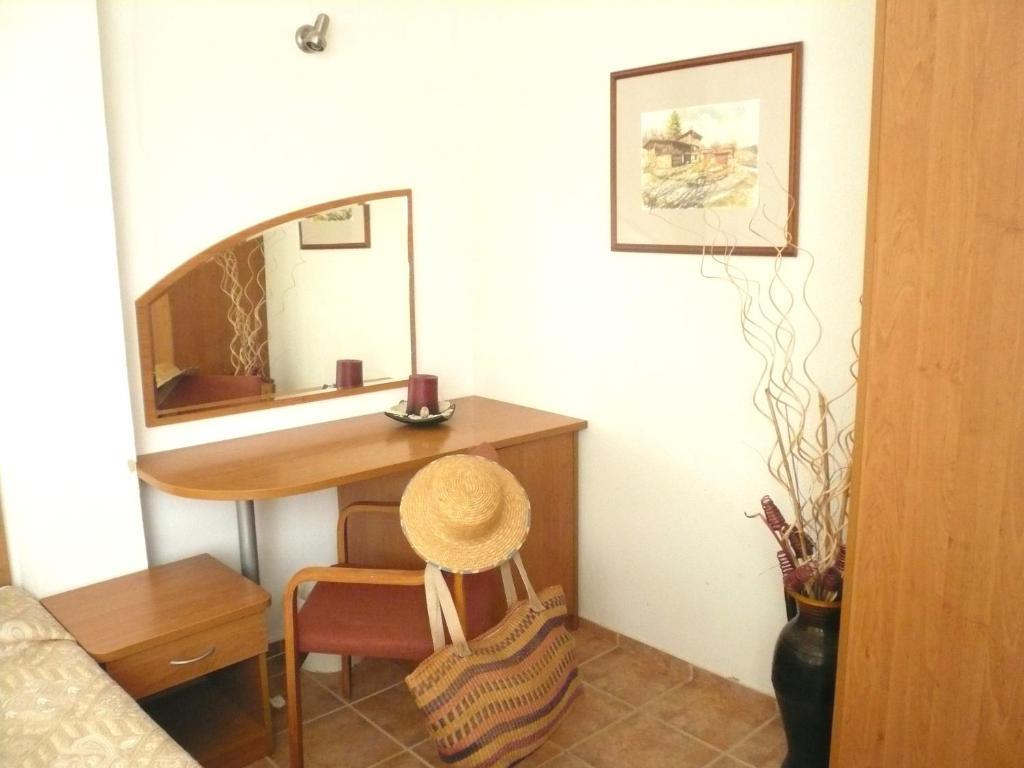 Park Hotel Briz Golden Sands Bagian luar foto