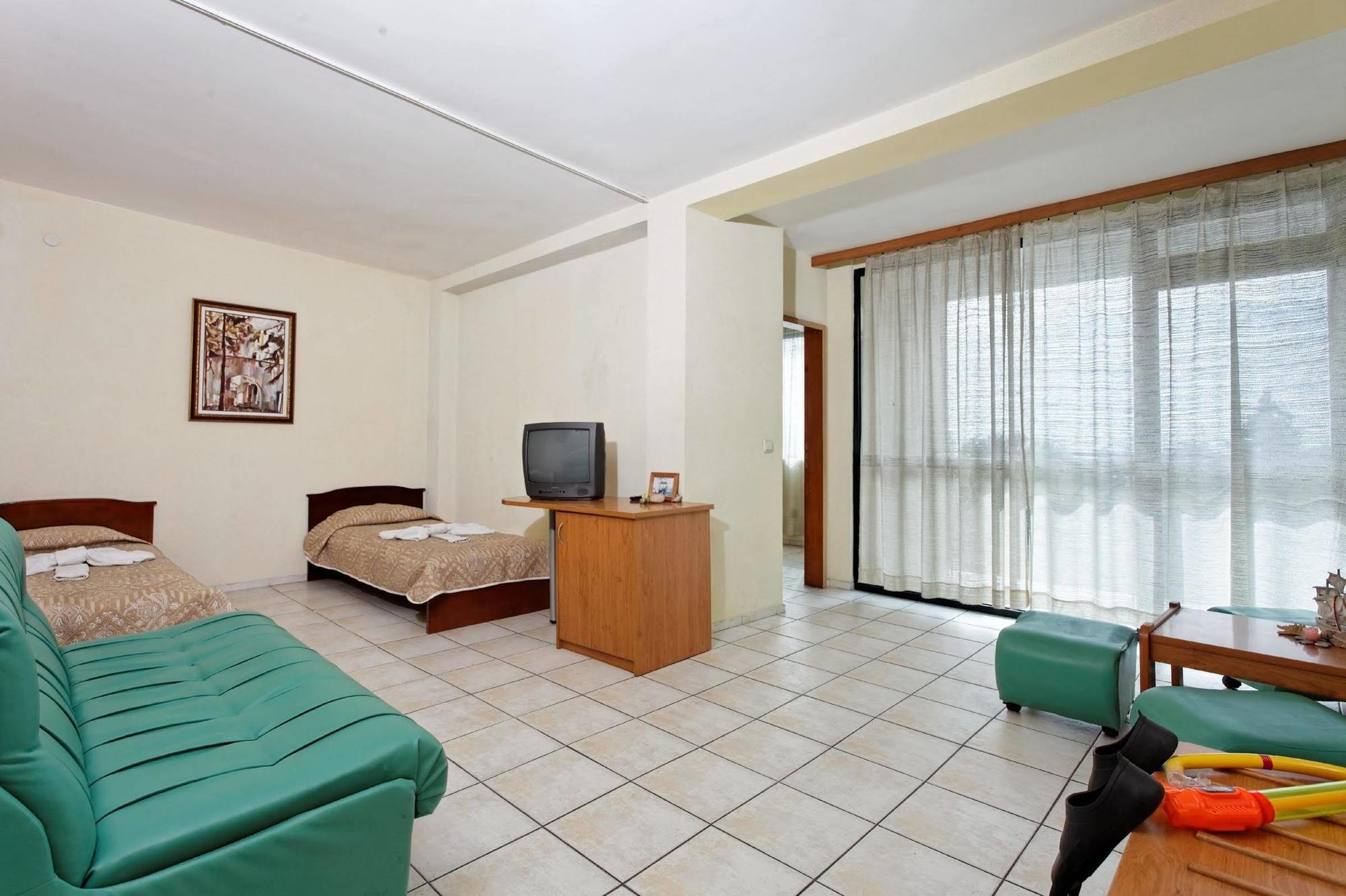 Park Hotel Briz Golden Sands Bagian luar foto