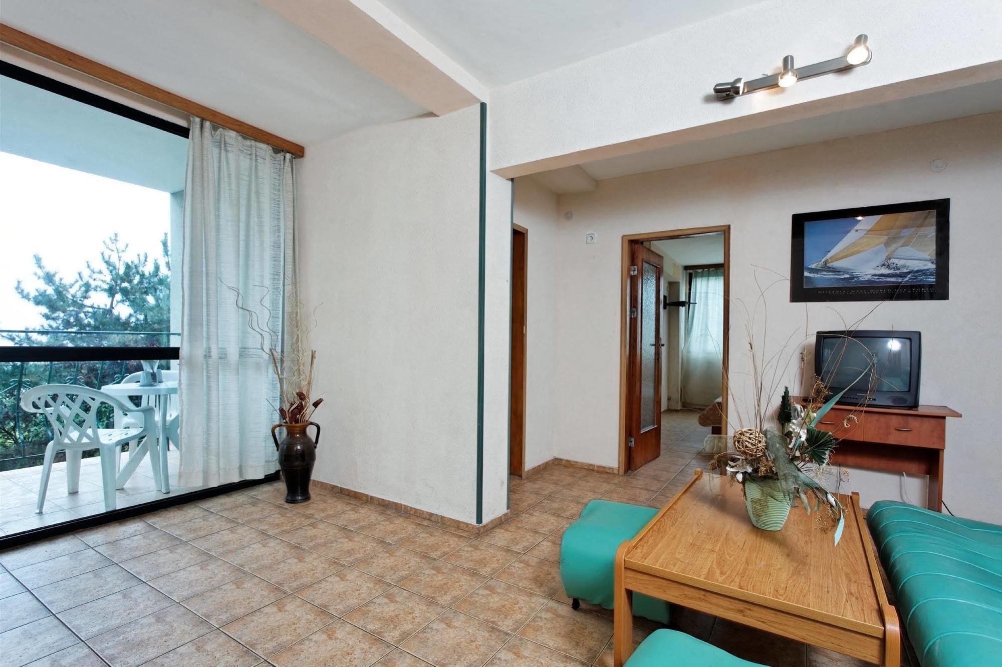 Park Hotel Briz Golden Sands Bagian luar foto